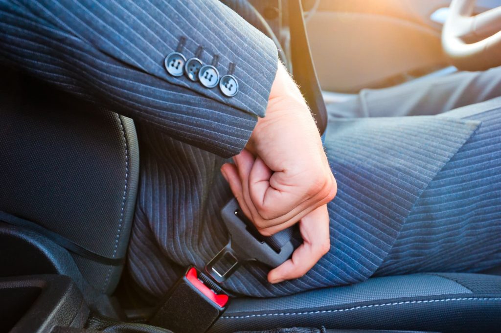Факт дня №5: Як Volvo врятувала мільйони життів, відкривши патент на ремінь безпеки